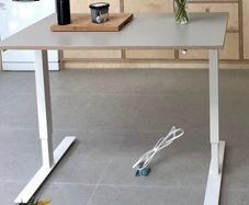 Free stand or sit desk. Perfect for working from home