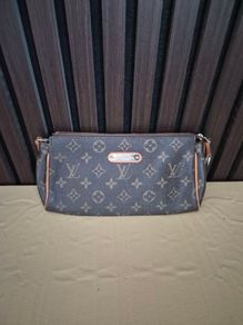Louis vuitton vintage eva clutch