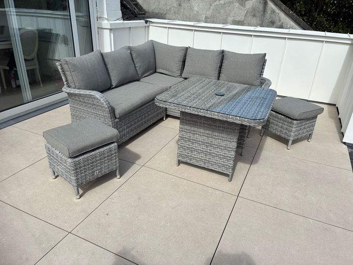 Garden L shaped suite