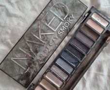 Urban Decay Naked Smokey pallette