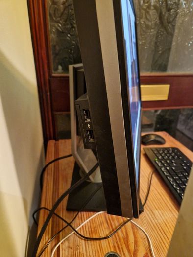 Dell i5 Desktop, 8GB Ram, DELL Monitor,