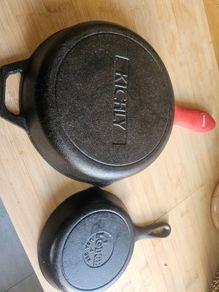 Cast iron skillet