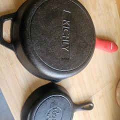 Cast iron skillet