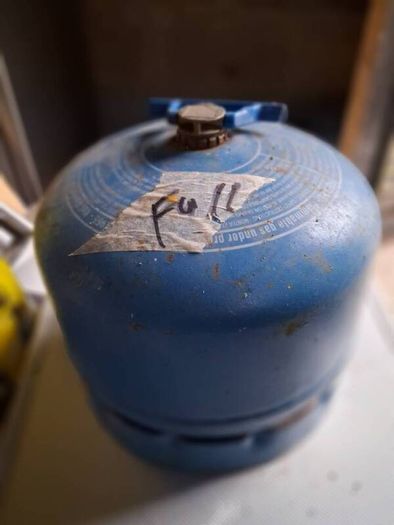 Camping gas bottles full & empty, read ad