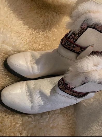 White Leather Vintage Fur Lined Boots