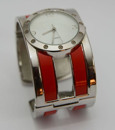 Ladies Quartz Watch