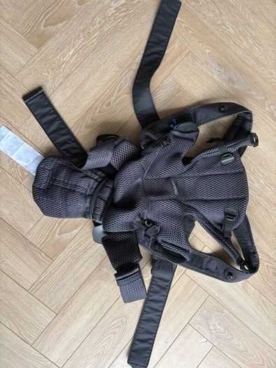 BabyBjrn Baby Carrier One Air  Dark Grey / Mesh