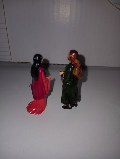 Lord of the Rings Minifigures - Lego scale