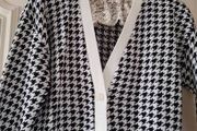 Pretty Little Thing Women's Black and White Cardigan