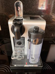 Nespresso De'Longhi Latissima Pro Coffee Machine