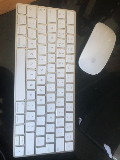 IMAC 27 inch  2017 efi locked  you may need buy the programer crocodile type last photo to clear the chip easy