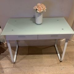 desk/table