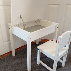 Kids desk and chair