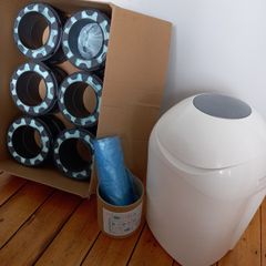 Tommee Tippee Nappy Disposal bin with 12 refills