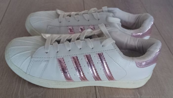 Girls Adidas UK4