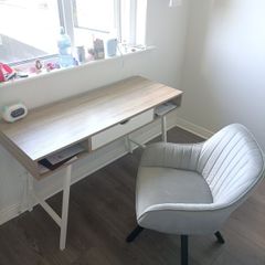 Desk and armchair, like new condition