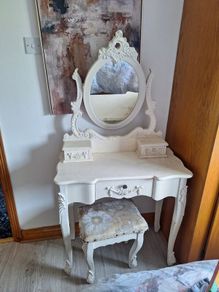 dressing table