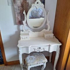 dressing table