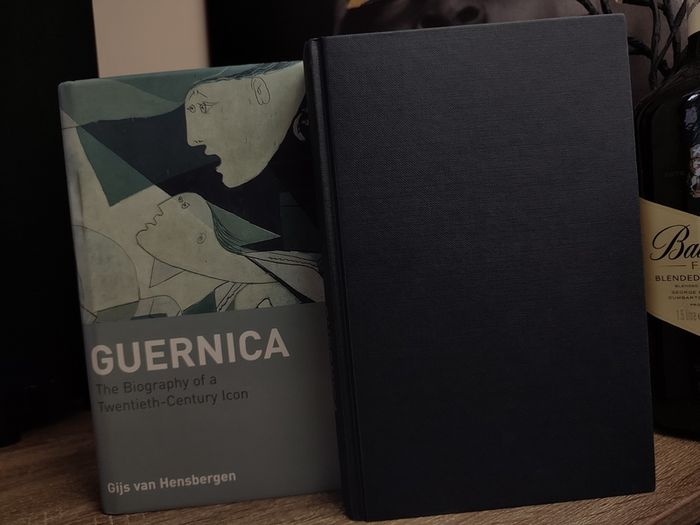 Guernica ! The Biography of a Twentieth-Century Icon ! Pablo Picasso ! 2004 ! by Bloomsbury !