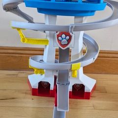 PAW Patrol Playset Adventure Bay Rescue Way Tower