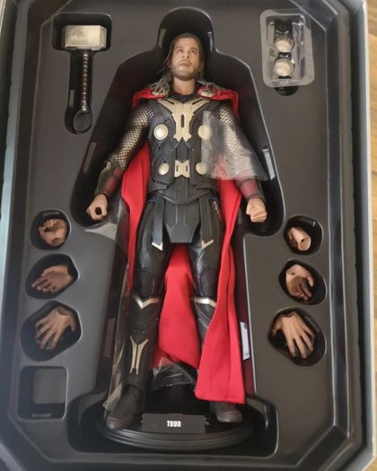 Thor 1/6th Hot Toys