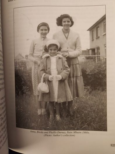 Newbridge.  A Town, A People. Social Housing In Newbridge  1900-1996. By John Durney. Signed First Edition Paperback In Good Condition.