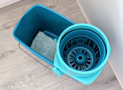 Set of Leifheit Combo XL Mop & Bucket