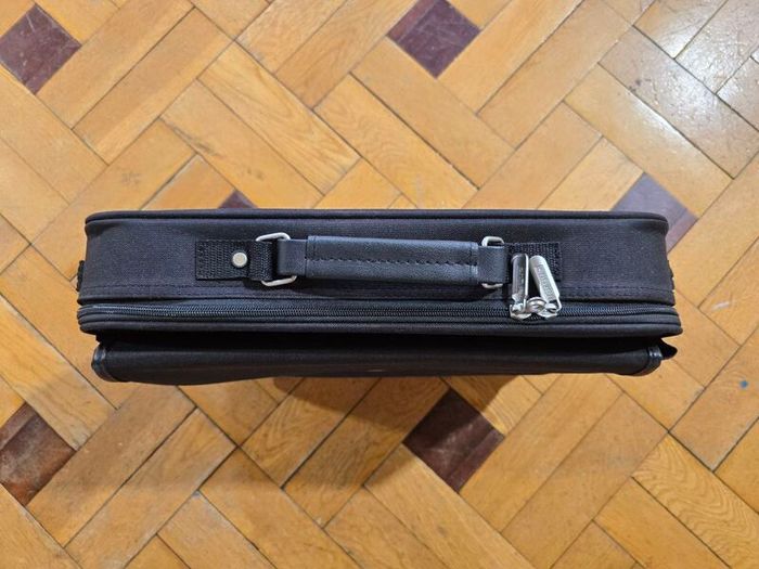 laptop bag  TARGUS (like NEW)