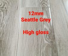 Laminate flooring free underlay