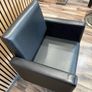 Hairdressers chair Image 2