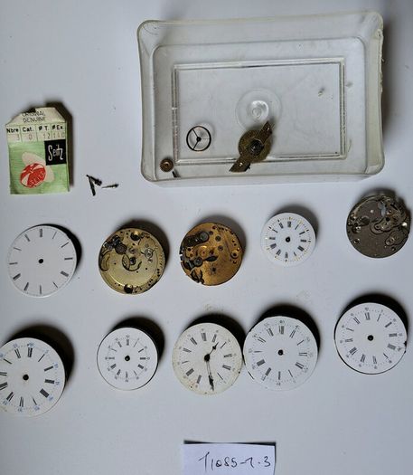 Lot of Wrist & Fobwatch movements - see Description for Condition