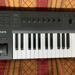 Komplete Kontrol A 25