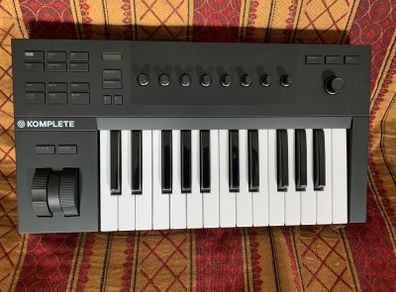 Komplete Kontrol A 25