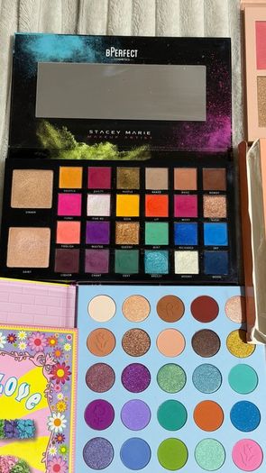 Huge eyeshadow palette 10euro sale Juvia s Kaleidos, urban decay, Laura Lee, rude cosmetics, jeffree star and more
