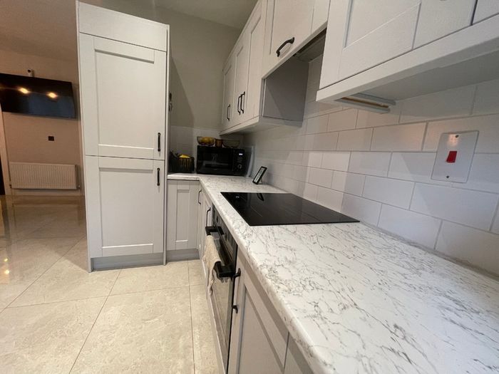 Modern Integrated Kitchen For Sale