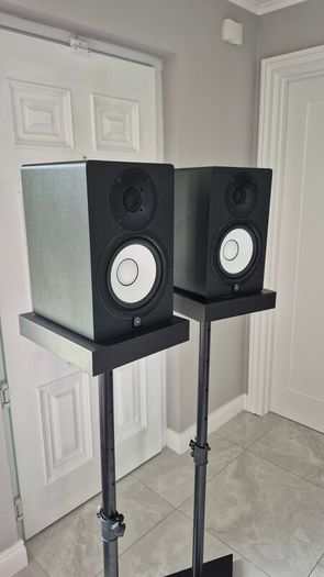 Yamaha HS7 Pair and Stands