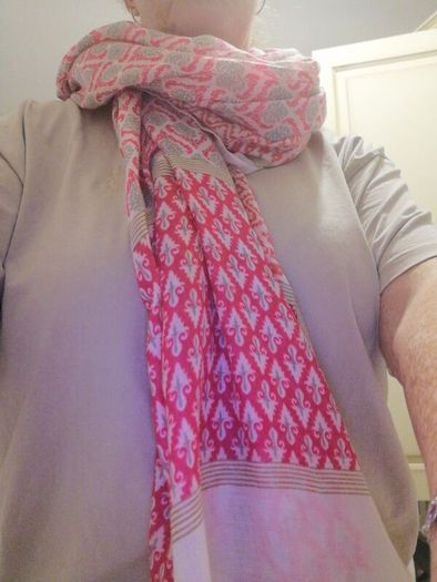Ladies pink scarf