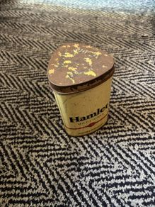 Hamlet tin