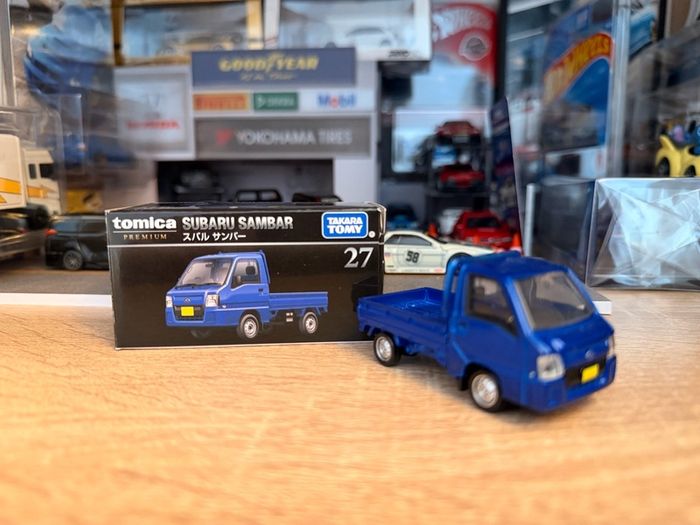 Tomica premium Subaru sambar