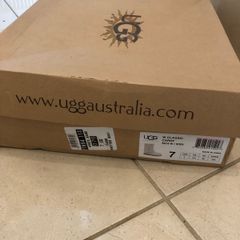 pink ugg boots size 7