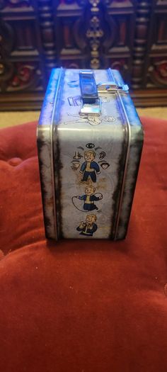 Fallout 3 Collectors Edition Lunchbox & Bobblehead