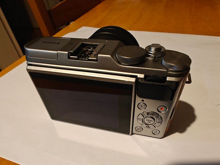 Fujifilm X-A3 with Fuji XC 15-45mm Lens and extra battery