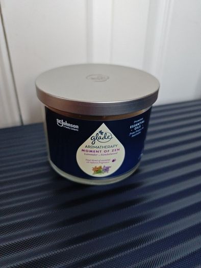 Aromatherapy candles (multiple available)