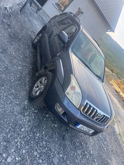 2003 Toyota Landcruiser 8 seater