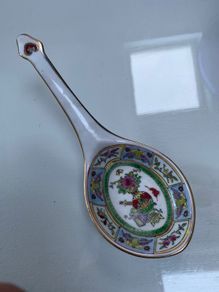 Jingdezhen  porcelain Chinese  famille Rose large 8.5 inch spoon rest
