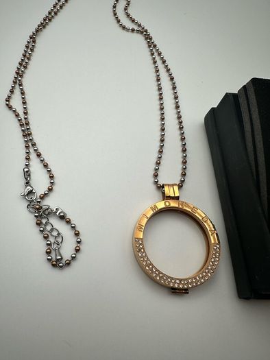 Mi Moneda Type Necklaces