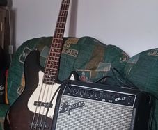 SX Bass Guitar and Squier BP 15 Amp Great Starter Set
