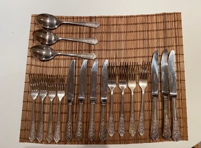 Vintage Newbridge Silverware 18-Piece EPNS Cutlery Set - Celtic Pattern