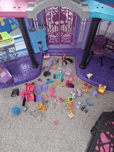 Monster High highschool