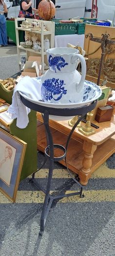Victorian Jug And Bowl Holder